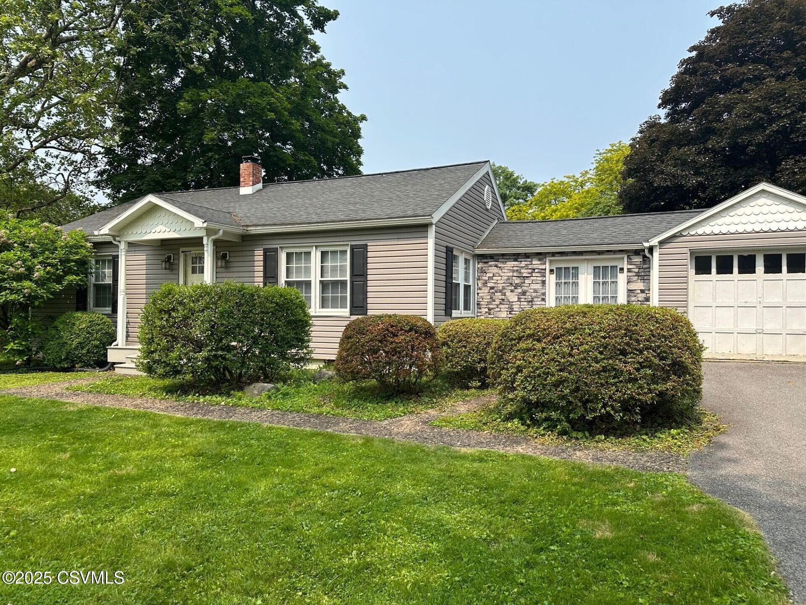 Property Photo:  69 Sunset Road  PA 17837 