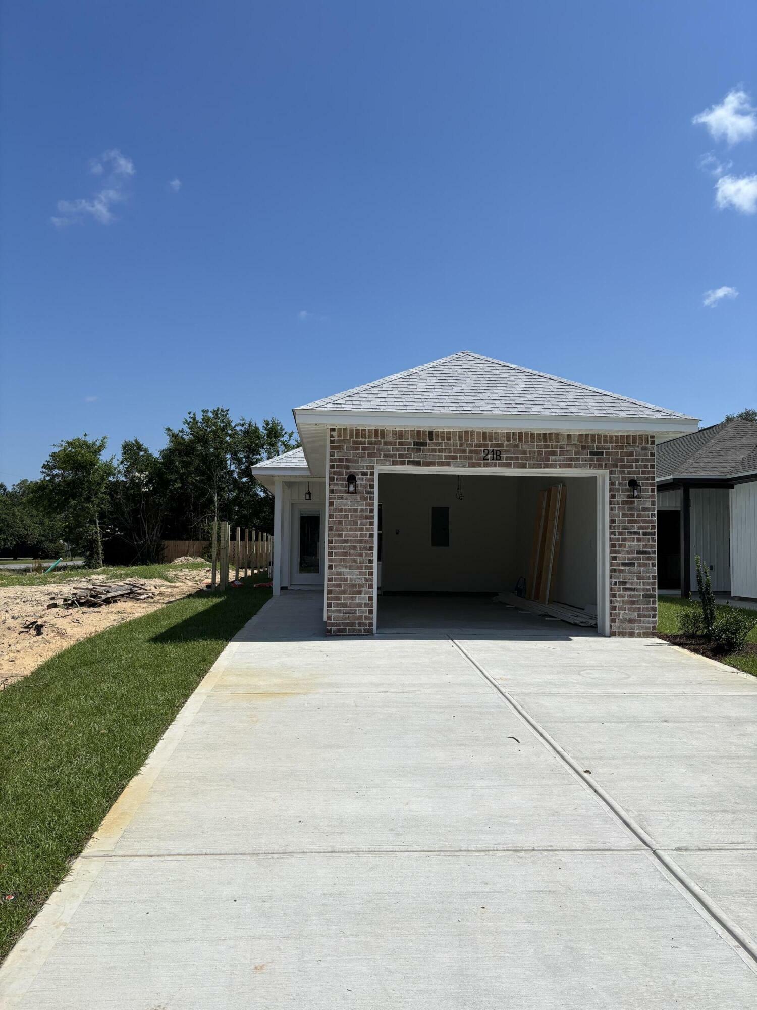 Property Photo: 21 B 5th Avenue FL 32579