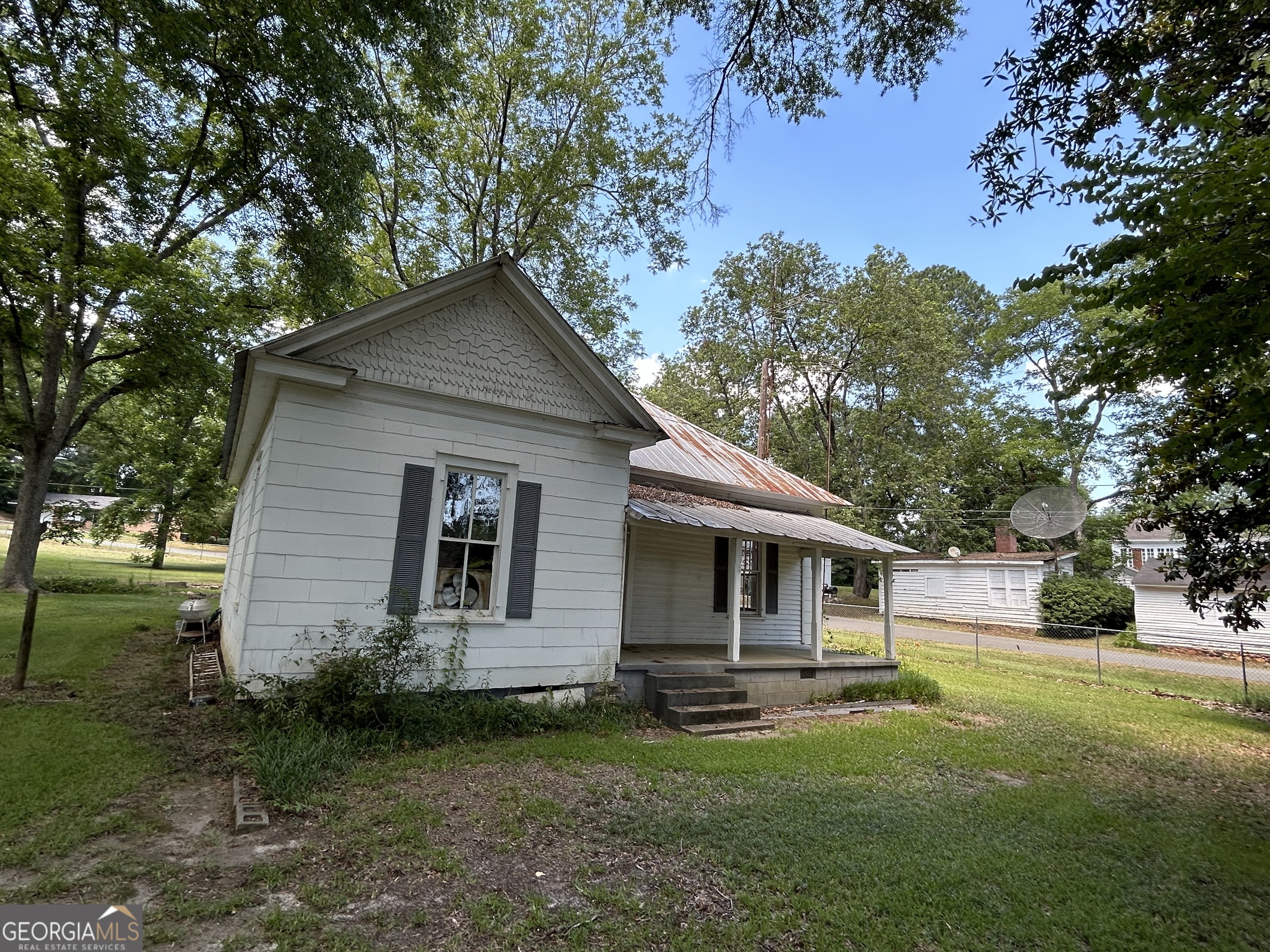 Property Photo: 66 W Pleasant Hill Street GA 31836