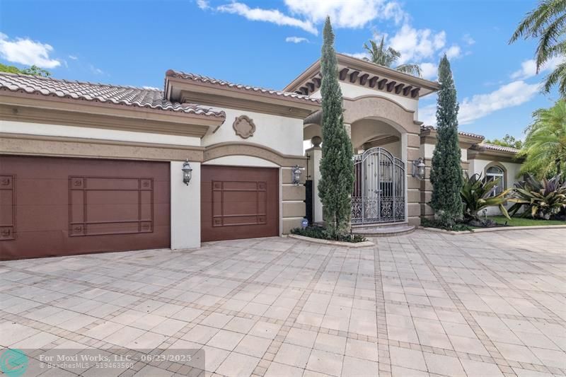 Property Photo: 6320 NW 120th Dr FL 33076