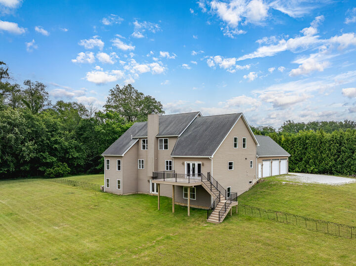 Property Photo: 1020 N 400 IN 46304