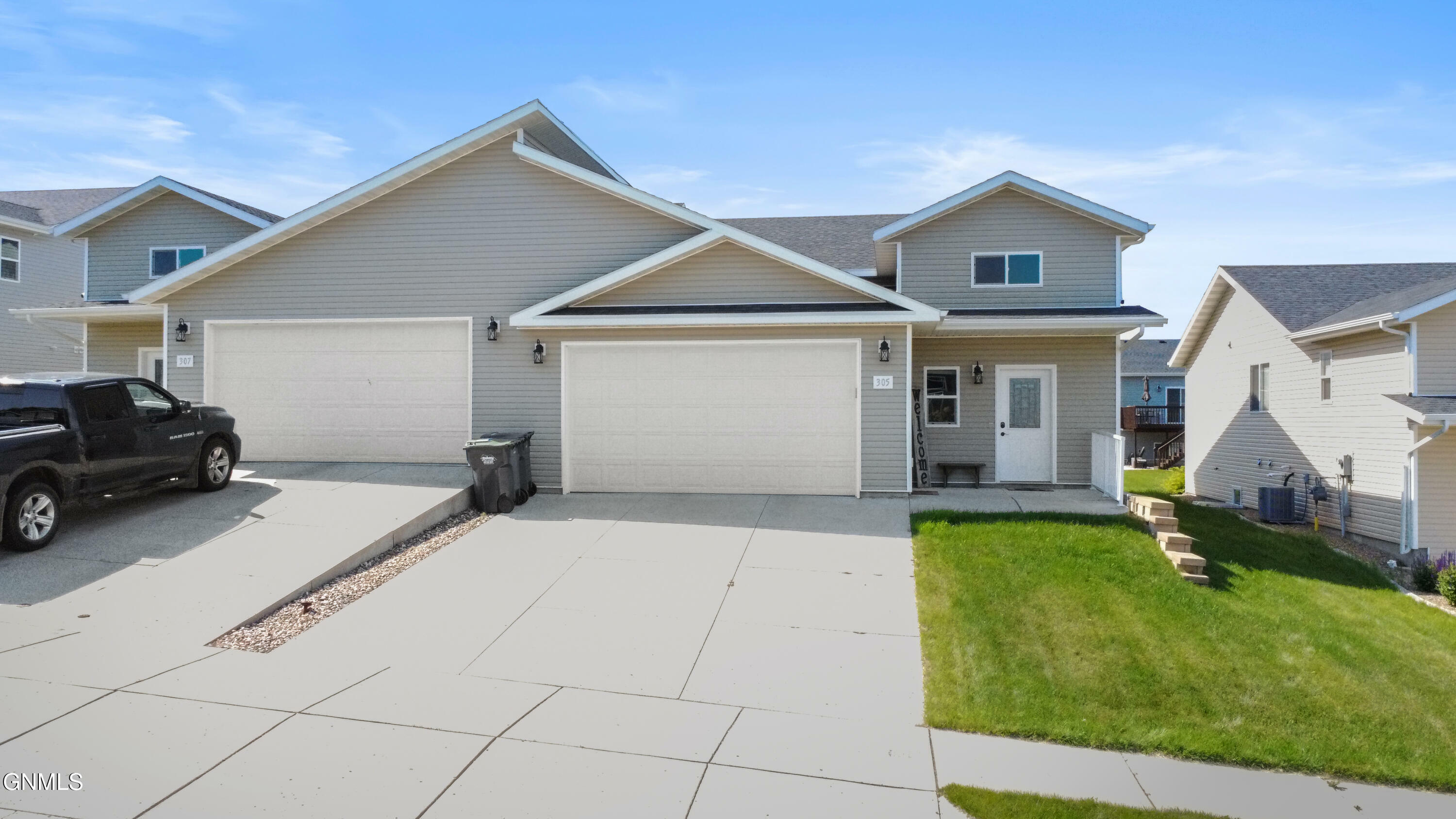 Property Photo:  305 Will Court SE  ND 58554 