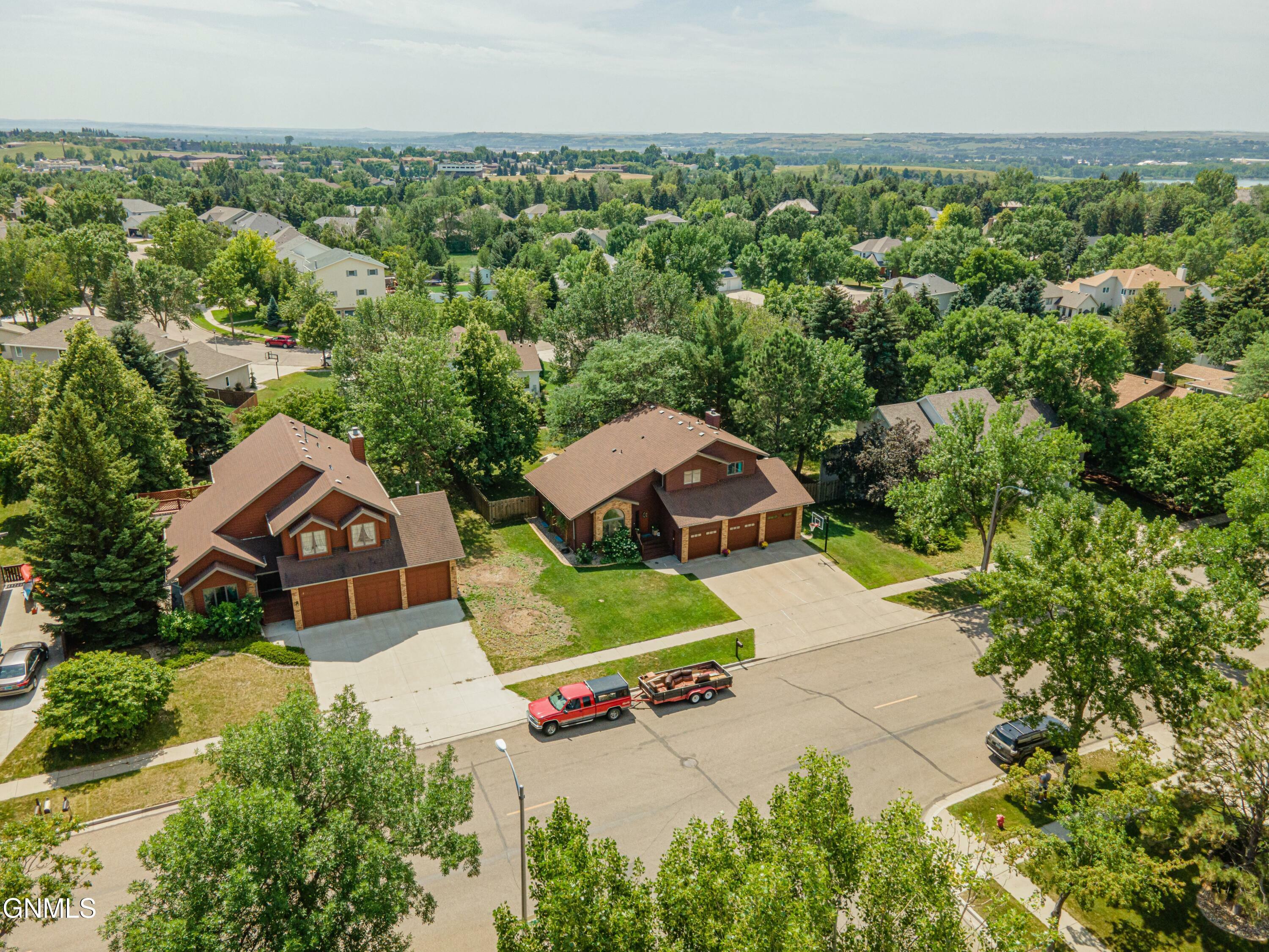 Property Photo: 1739 Country West Road ND 58503