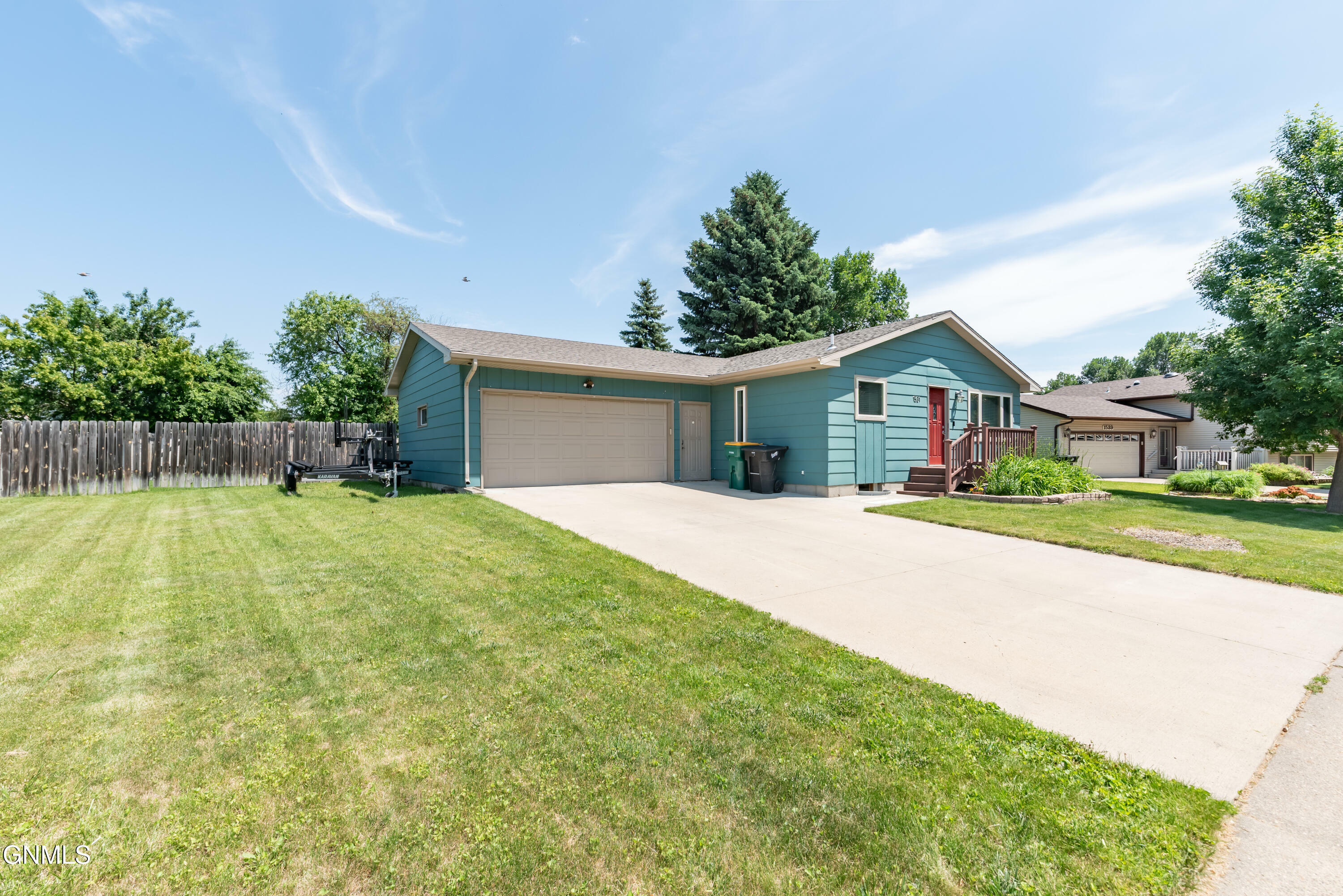 Property Photo:  1531 Pocatello Drive  ND 58504 