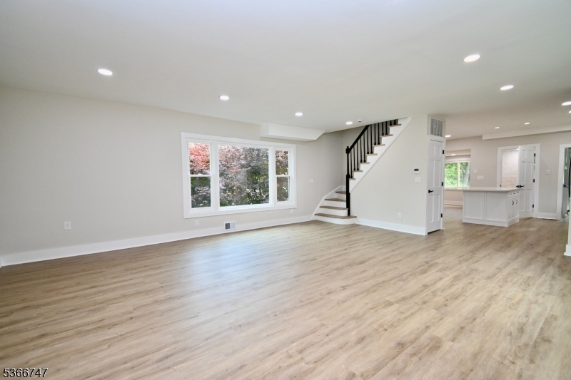 Property Photo:  4 Fox Dr  NJ 07438 