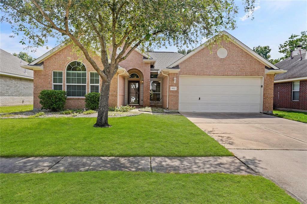 Property Photo: 8922 Green Castle Way TX 77095