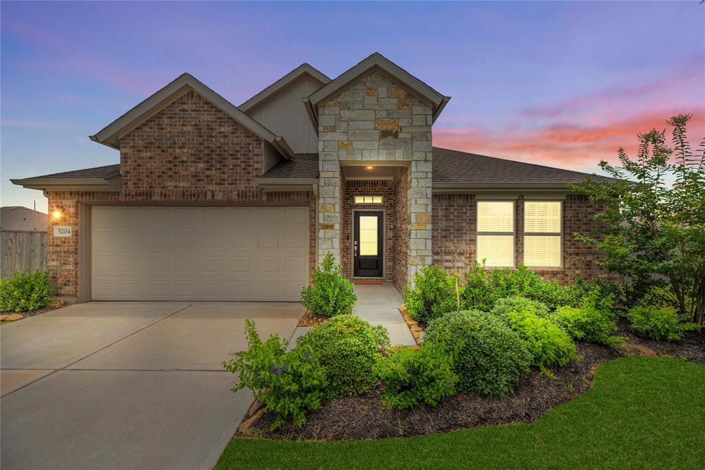 Property Photo: 5204 Rushing Brook Lane TX 77469