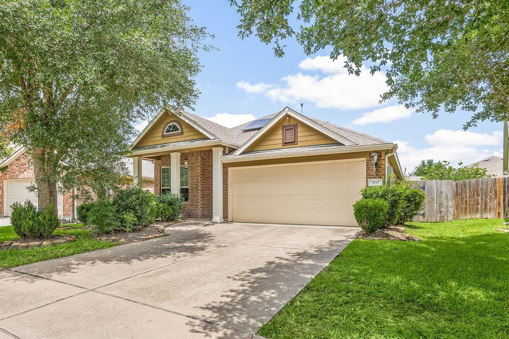 Property Photo: 3015 Crescent Oaks Park Lane TX 77386