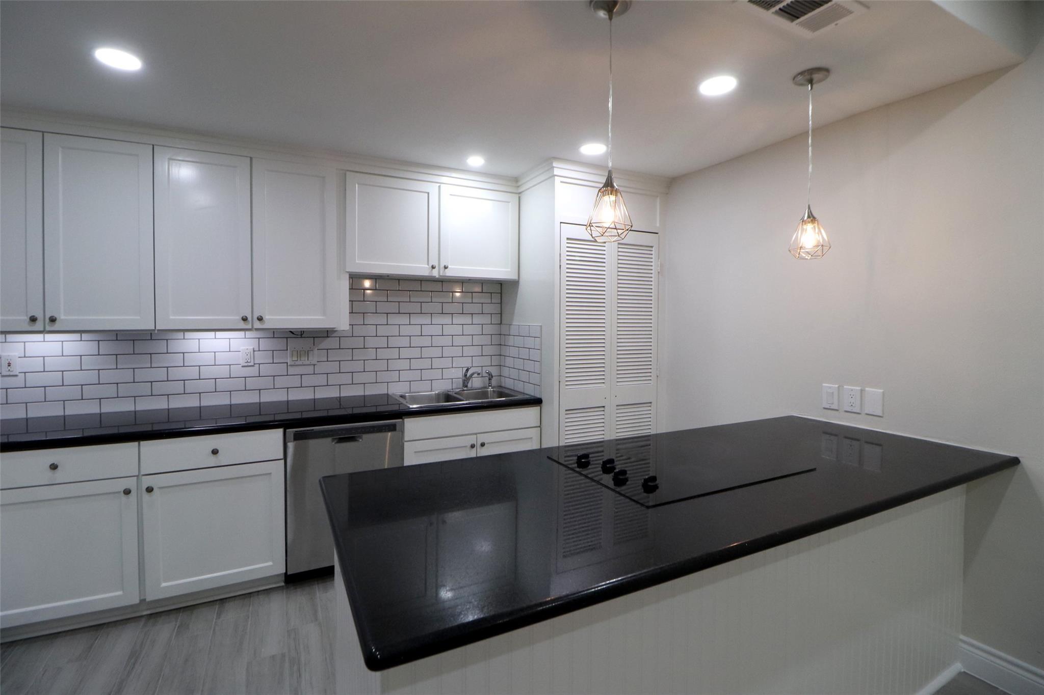 Property Photo:  5929 Queensloch Drive 115  TX 77096 