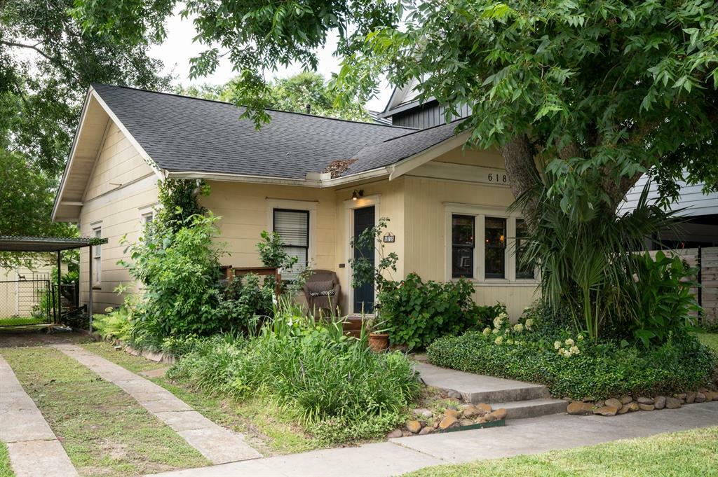 Property Photo: 618 Wendel Street TX 77009