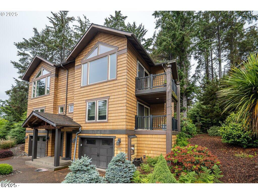 Property Photo: 3095 NE Cascara Court OR 97367