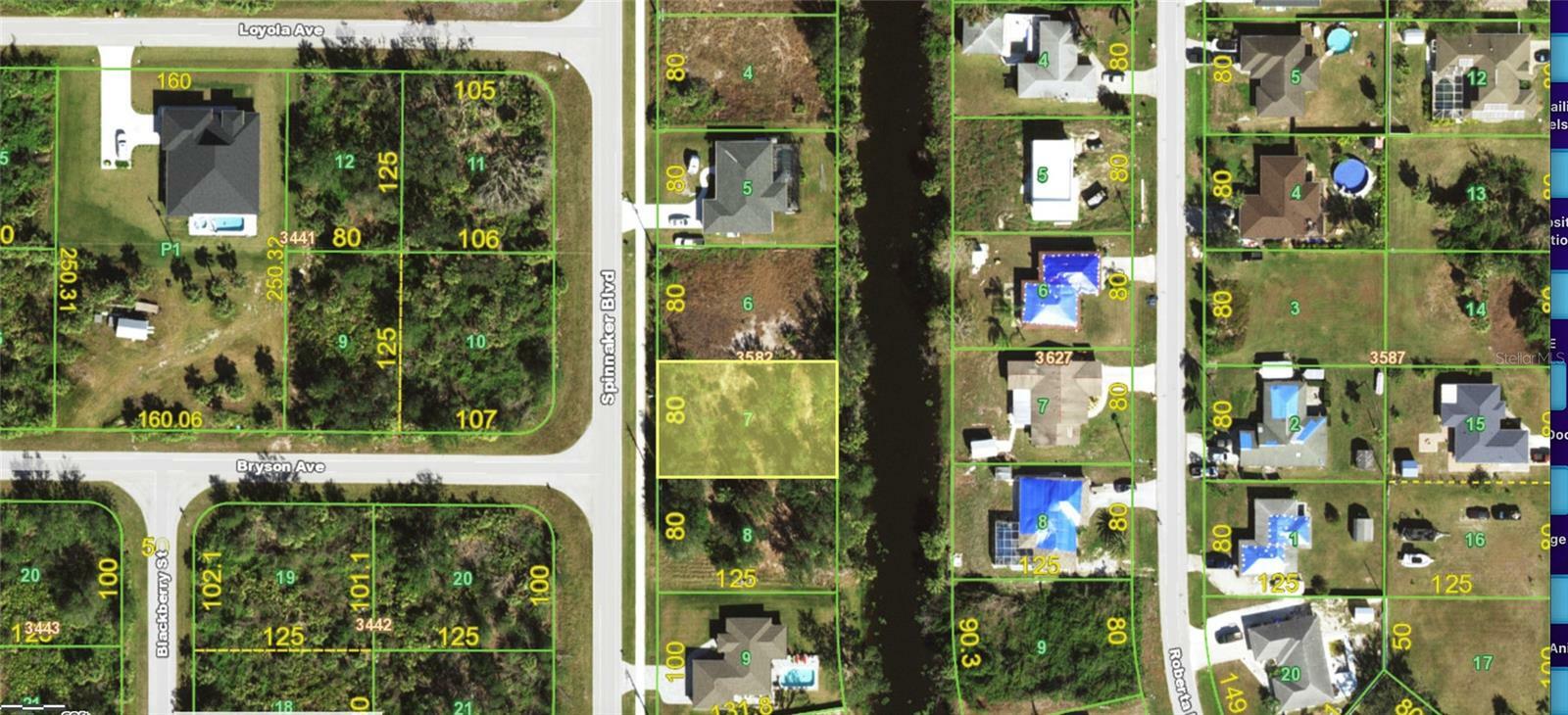 Property Photo: 6142 Spinnaker Boulevard FL 34224