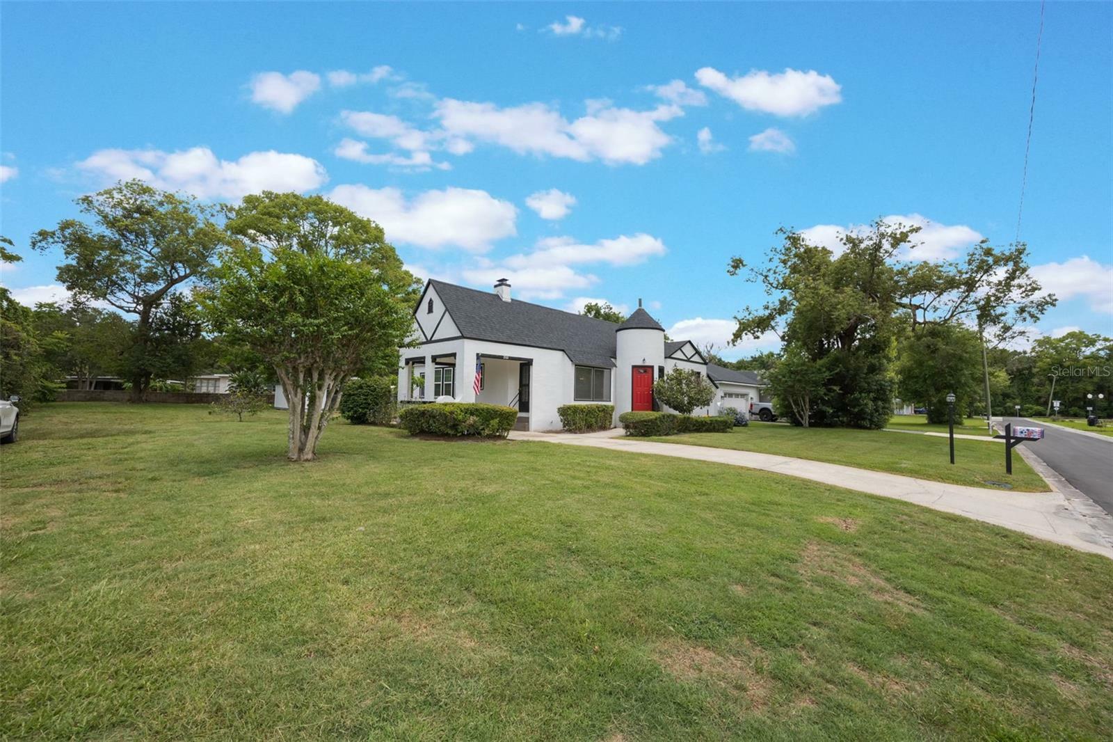 Property Photo:  2101 Lily Court  FL 32771 