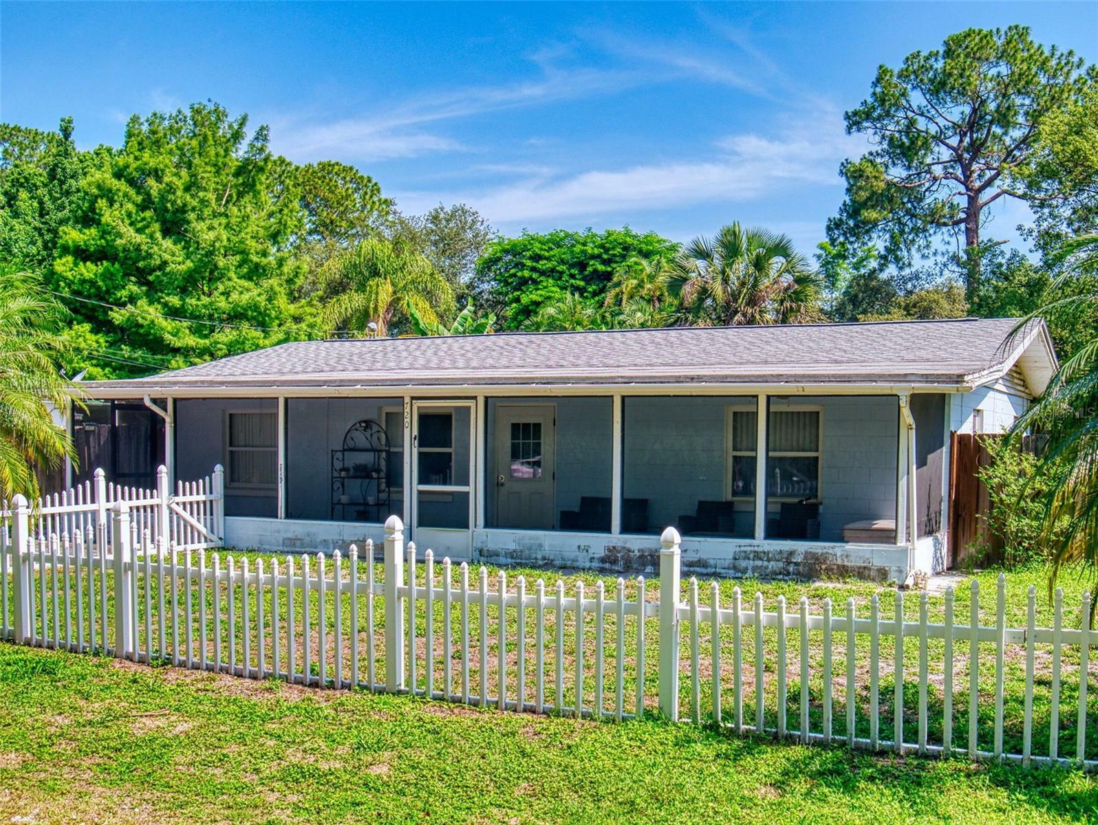 Property Photo:  720 Meadow Street  FL 32773 