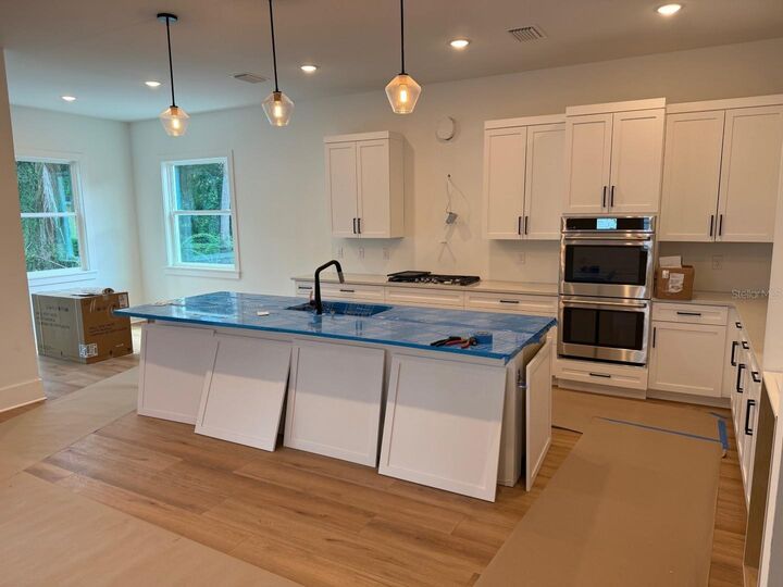 Property Photo:  905 N Willow Avenue  FL 33606 