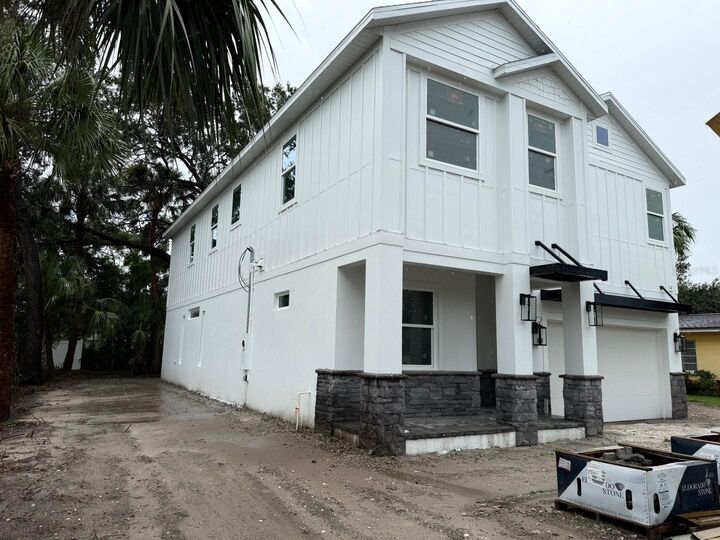 Property Photo: 905 N Willow Avenue FL 33606
