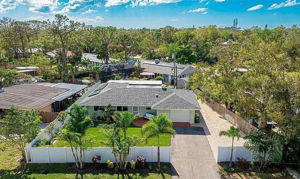 Property Photo: 4817 Sarasota Avenue FL 34234