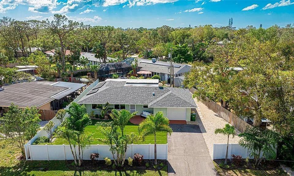 Property Photo:  4817 Sarasota Avenue  FL 34234 