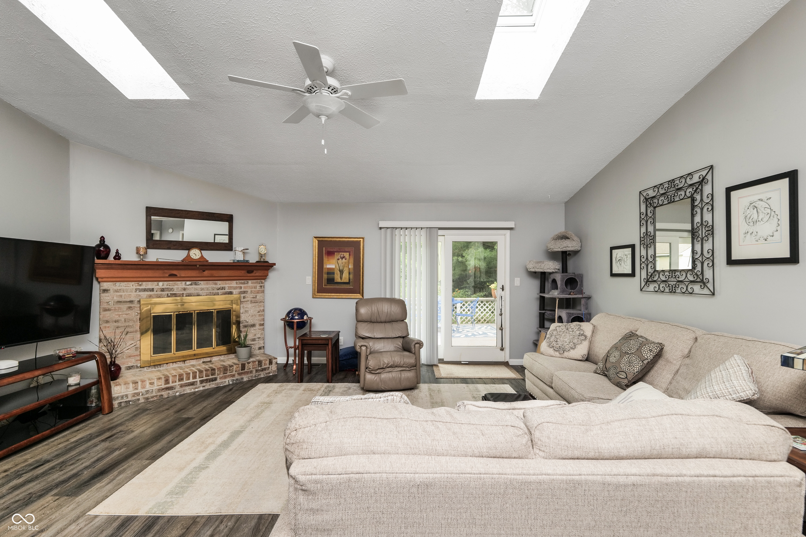 Property Photo: 1000 Janet Drive IN 46142