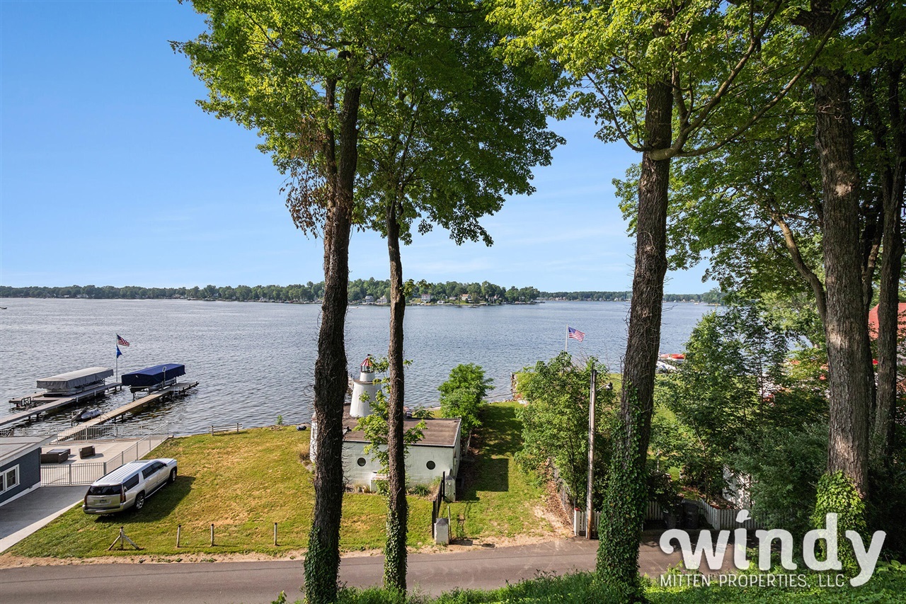 Property Photo:  8039 Shore Lane  MI 49098-9704 