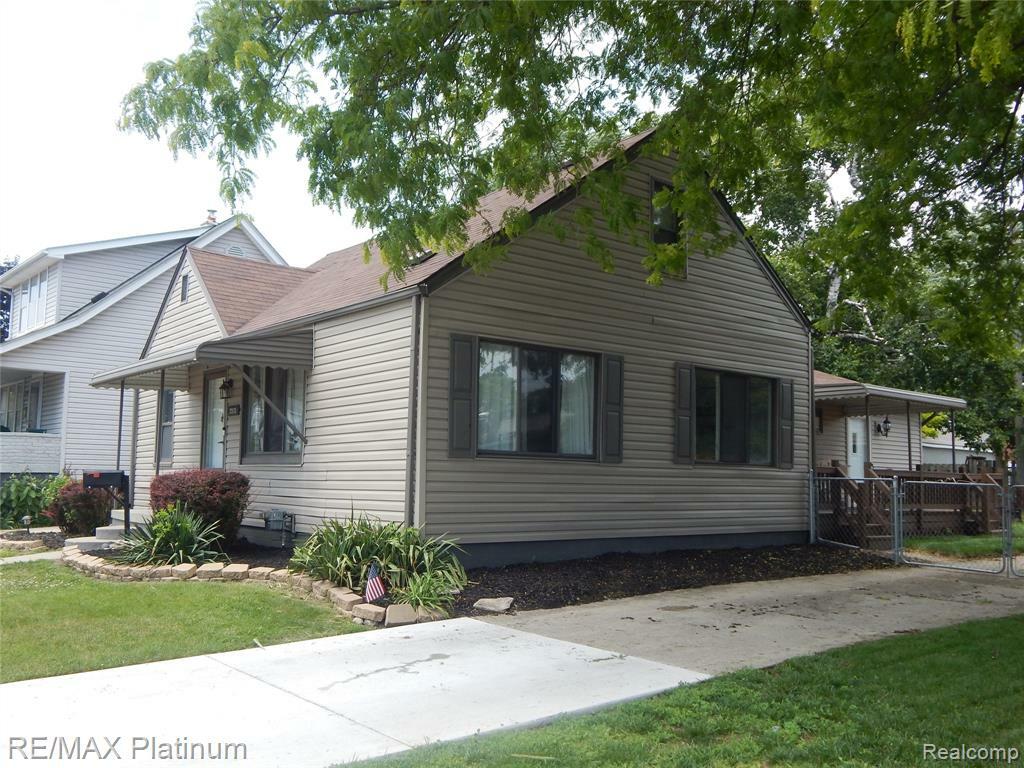 Property Photo: 22133 Rosedale Street MI 48080 3564