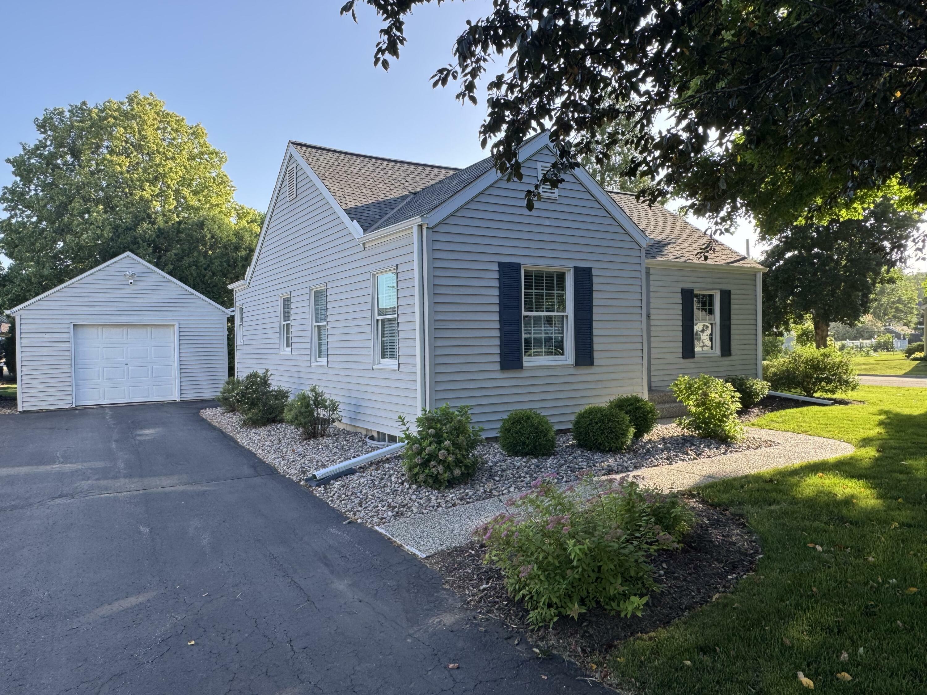 Property Photo:  660 E Sherman Ave  WI 53066 