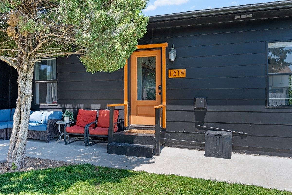 Property Photo:  1214 4th Avenue  SD 57717 