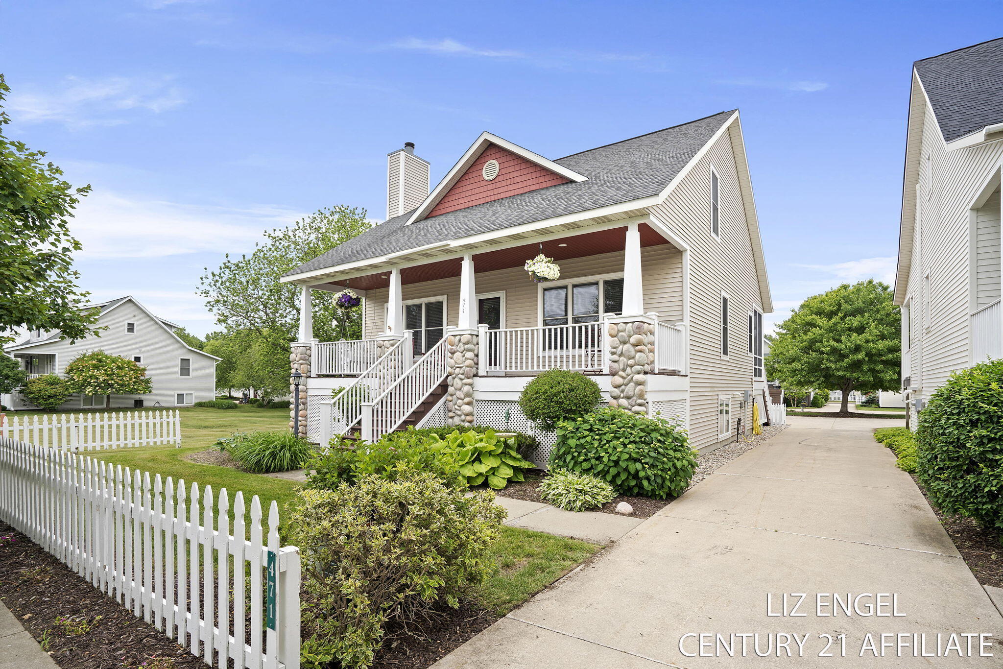 Property Photo: 471 Summer Grove Drive MI 49406