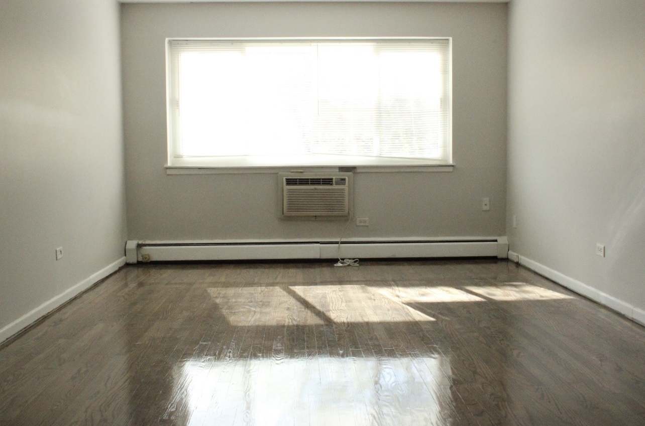 Property Photo: 6619 N Sheridan Road 302 IL 60626
