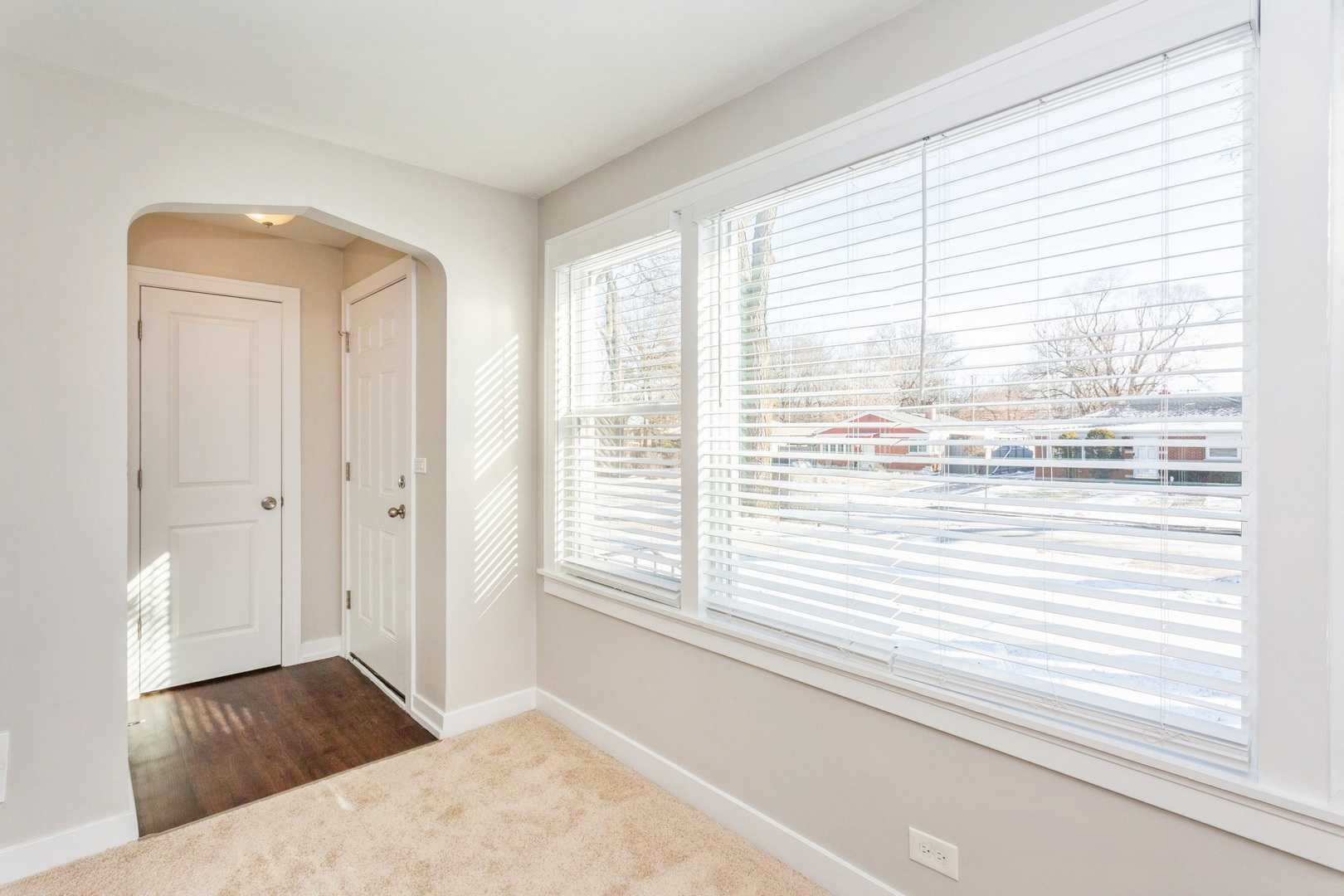 Property Photo: 904 Grey Avenue IL 60202