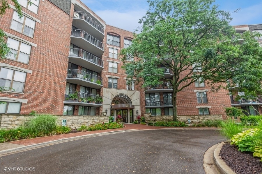 511 Aurora Avenue 519  Naperville IL 60540 photo