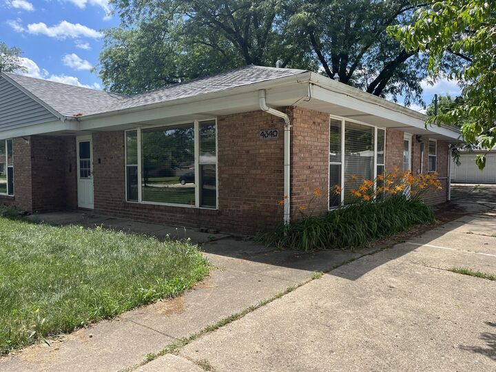 Property Photo:  4340 Elm Avenue  IL 60534 