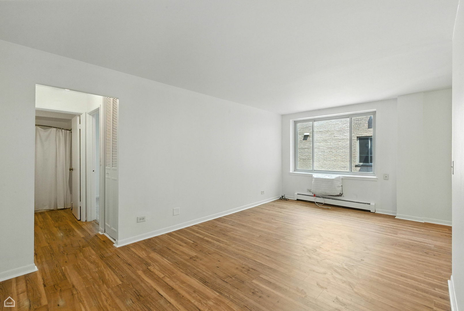 Property Photo: 1060 W Hollywood Avenue 405 IL 60660