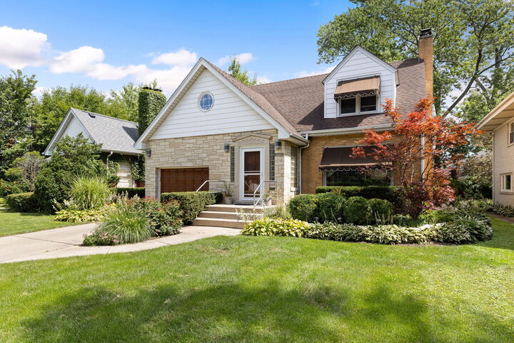 Property Photo:  6709 N Ramona Avenue  IL 60712 