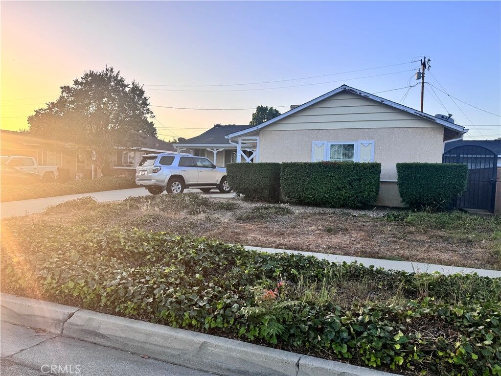 Property Photo: 15945 Lashburn Street CA 90603