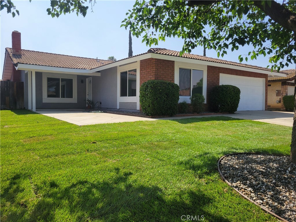 Property Photo:  12922 Glenmere Drive  CA 92553 
