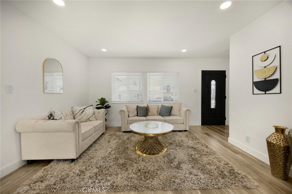 Property Photo: 506 W Victor Avenue CA 92801