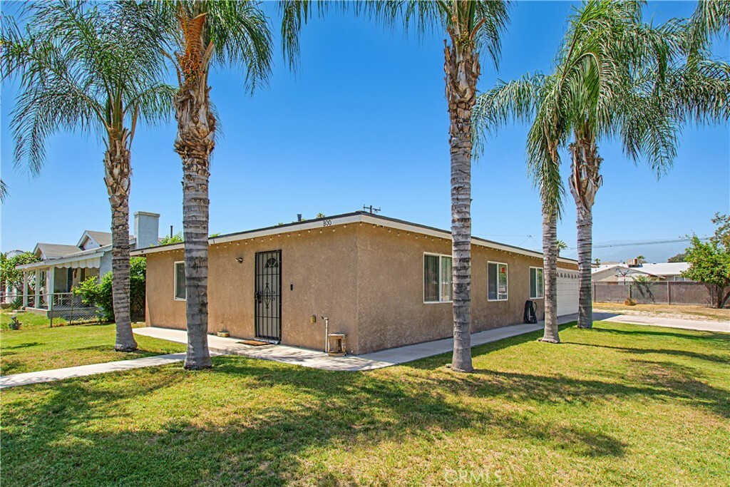 Property Photo: 800 W Trenton Street CA 92405