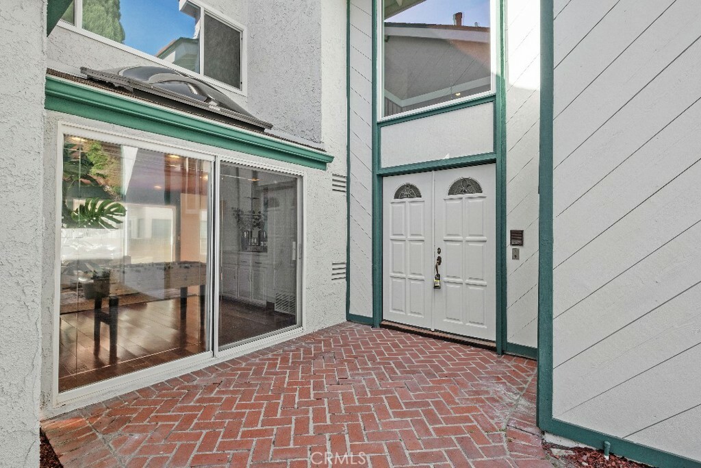 Property Photo: 9 Aberdeen St CA 92620