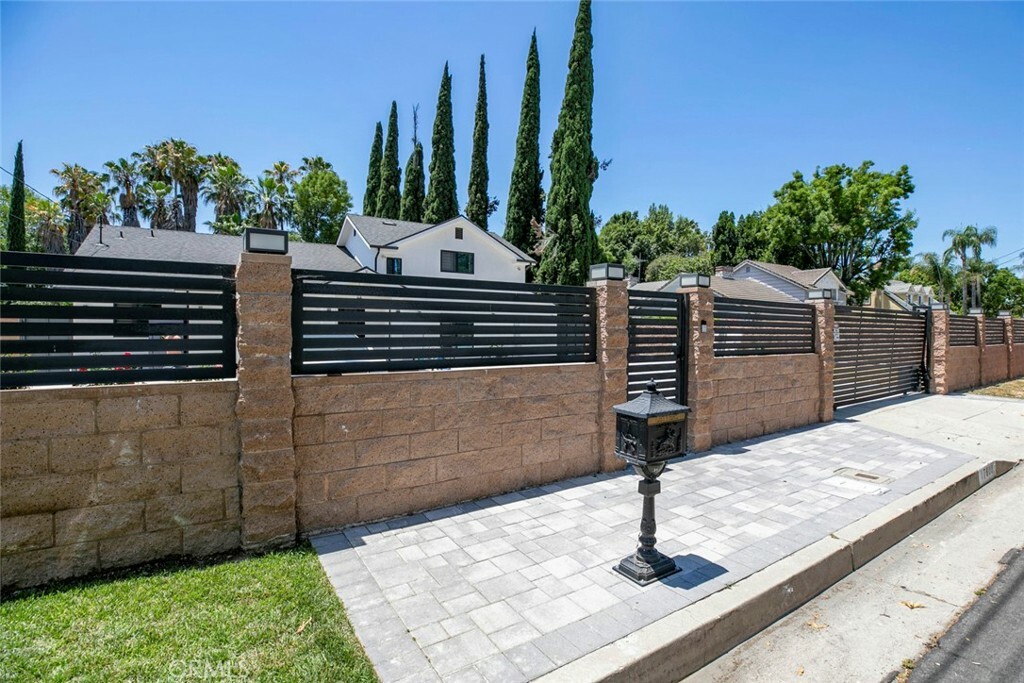 Property Photo: 17800 Raymer Street CA 91325