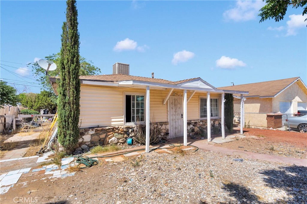 Property Photo:  16508 Pine Street  CA 92345 