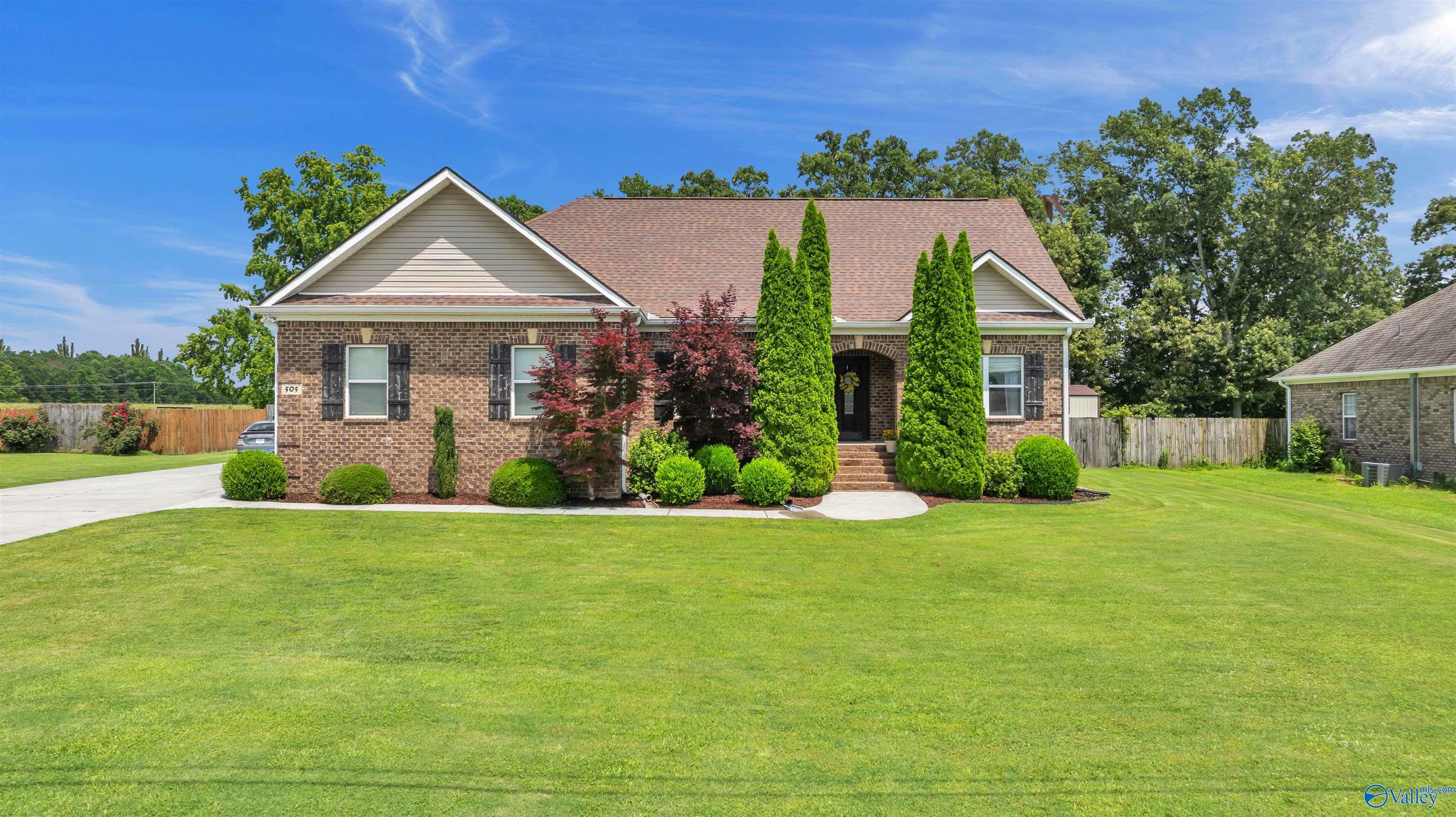 Property Photo: 505 Kitchens Drive AL 35016