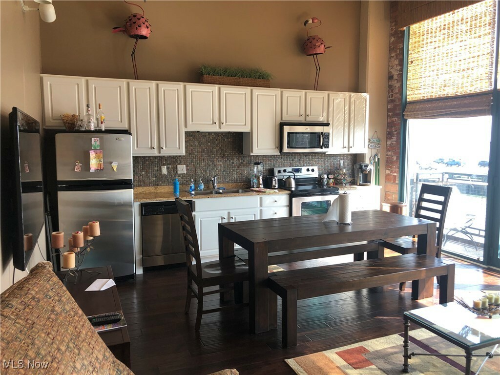 Property Photo: 401 W Shoreline Drive 235 OH 44870