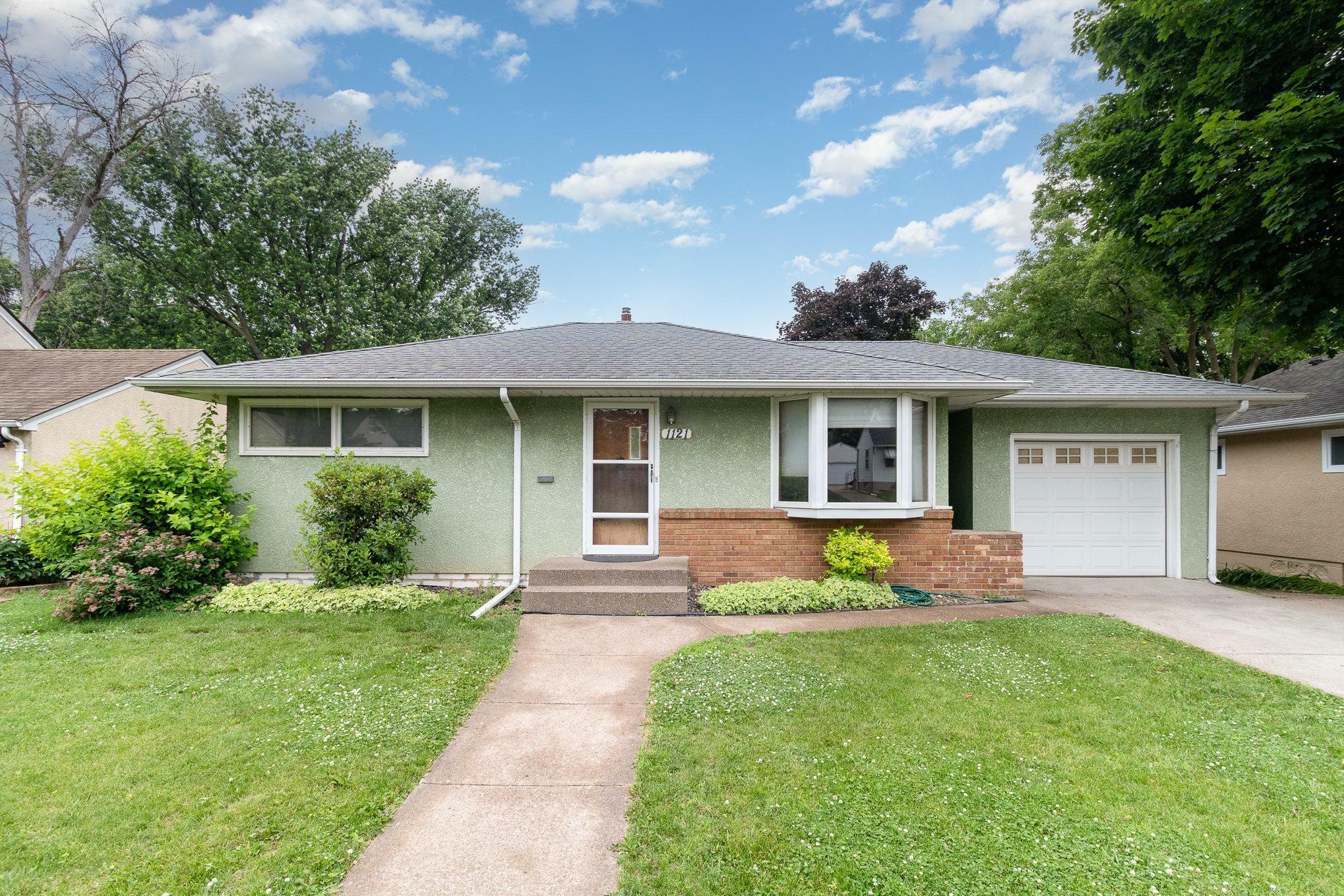 Property Photo: 1121 Kennard Street MN 55106