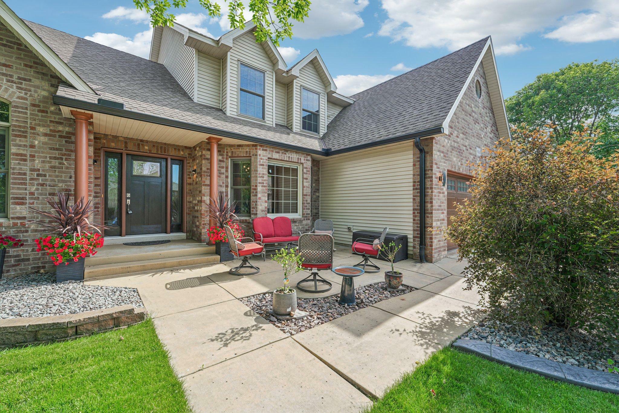Property Photo: 9243 Hillsboro Way MN 55378