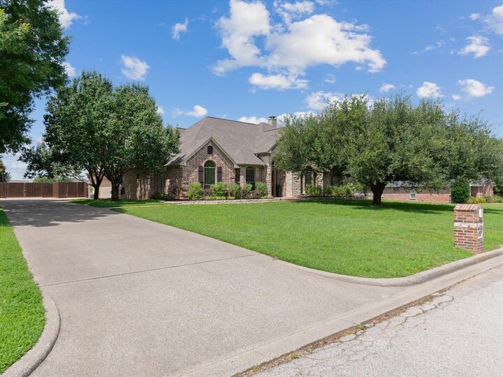Property Photo:  225 Chester Drive  TX 75103 