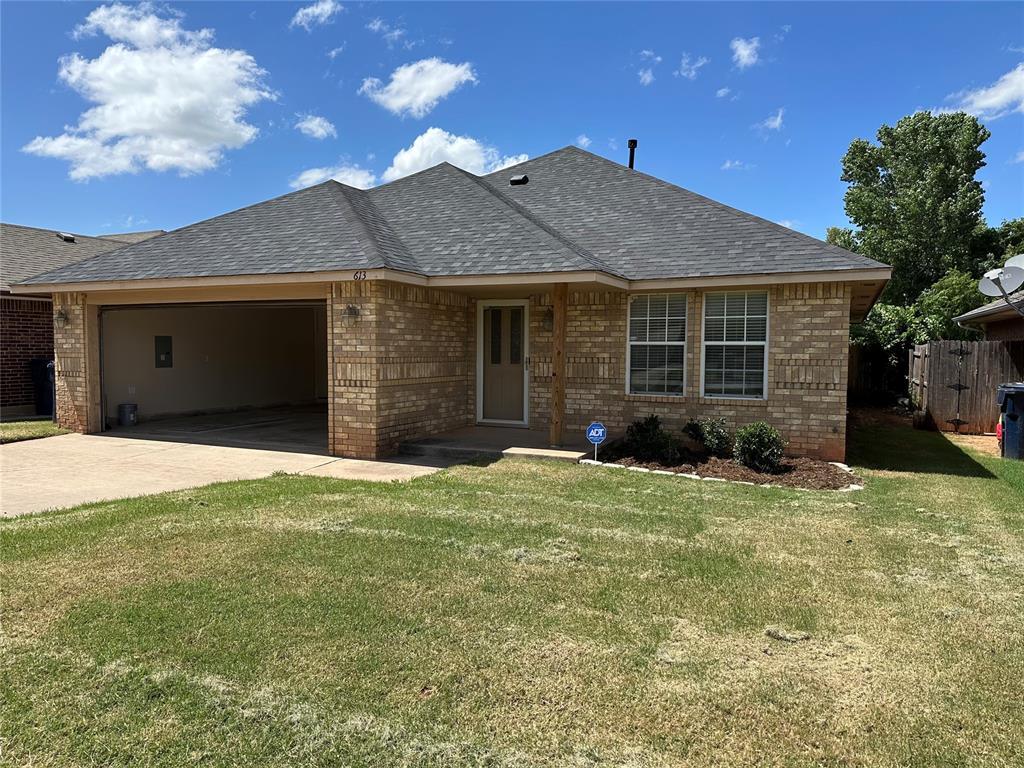 Property Photo: 613 SE 26th Street OK 73129