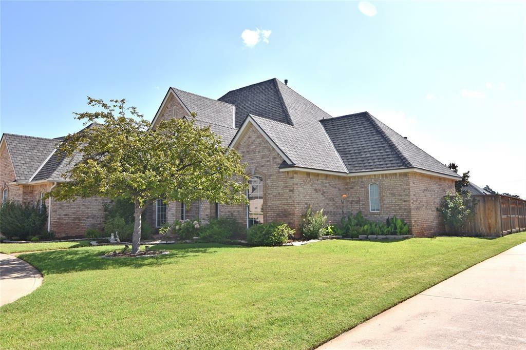Property Photo: 12608 Redstone Court OK 73142