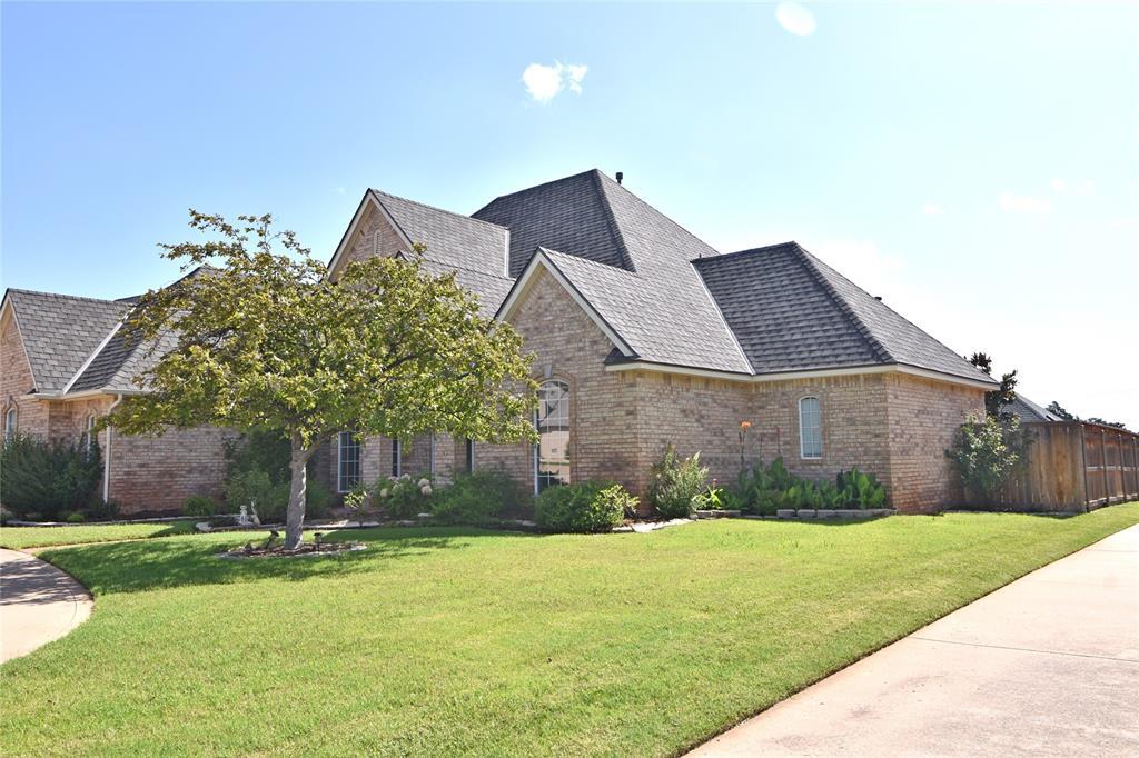 Property Photo: 12608 Redstone Court OK 73142