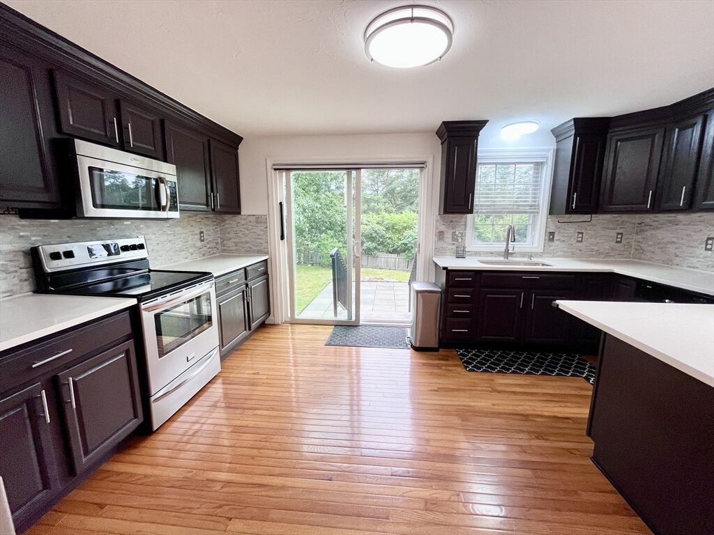 Property Photo:  505 Old South St  MA 01420 